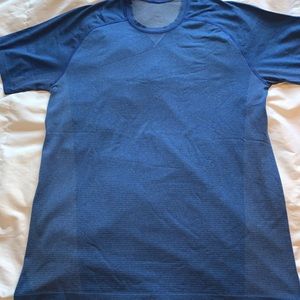 Lululemon t-shirt